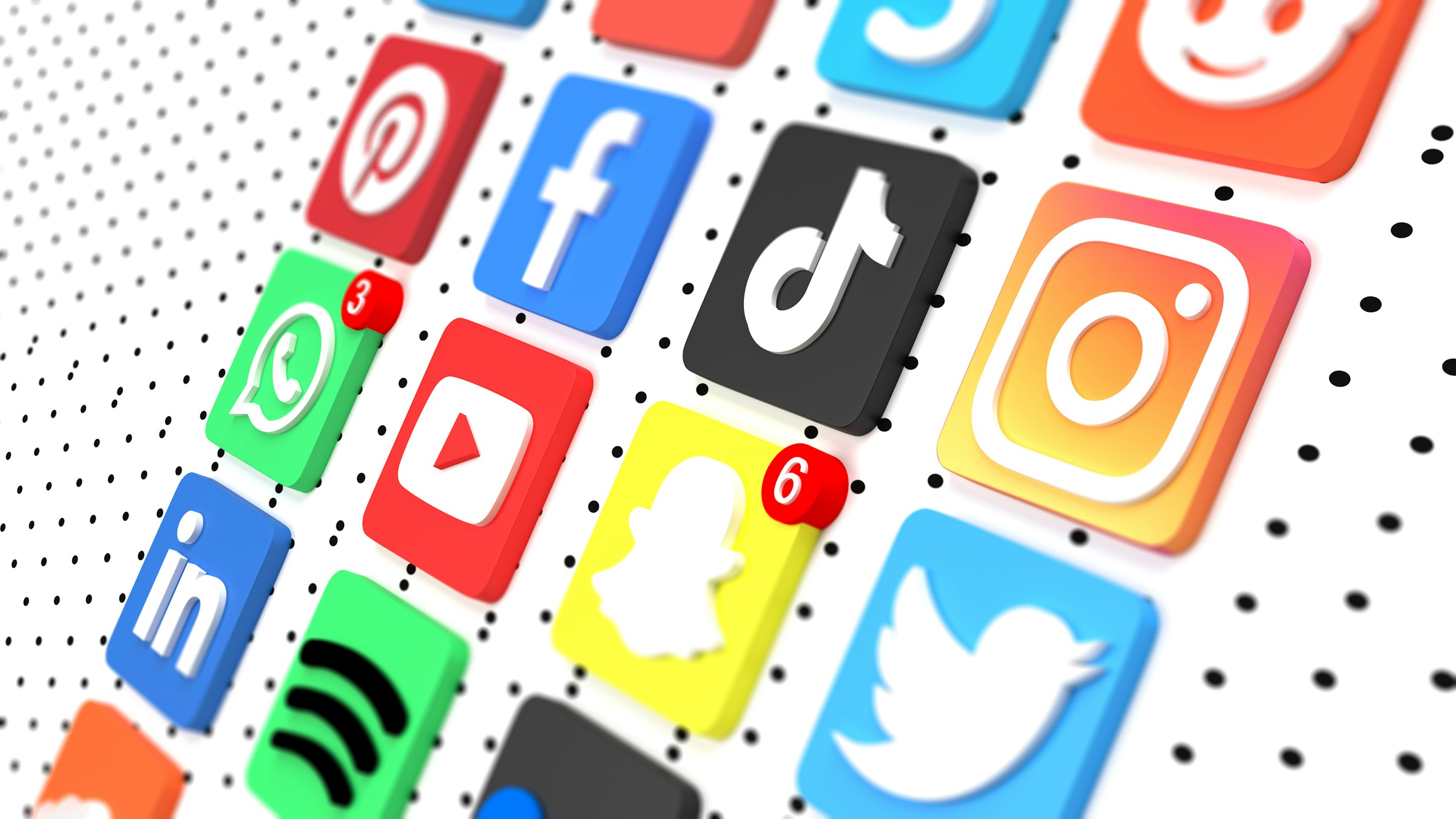 ¿Por qué es beneficioso comprar seguidores para RRSS? - En la era digital, las redes sociales han cambiado drásticamente la forma en que interactuamos, consumimos contenido y nos relacionamos con marcas y personas influyentes. Plataformas como Instagram, YouTube, Facebook, Twitter, TikTok y muchas otras se han convertido en poderosas herramientas de comunicación y marketing. En este contexto, el concepto de "comprar seguidores", "suscriptores" y "engagement" ha surgido como una práctica común para muchos usuarios y empresas. Aunque inicialmente pueda parecer controvertido, hay razones sólidas por las cuales esta estrategia puede ser beneficiosa. En este extenso artículo, exploraremos detalladamente por qué es bueno comprar seguidores para Instagram, suscriptores para YouTube, así como las ventajas de adquirir likes, comentarios, reproducciones y seguidores en diversas plataformas sociales. ¿Por qué es beneficioso comprar seguidores en redes sociales?